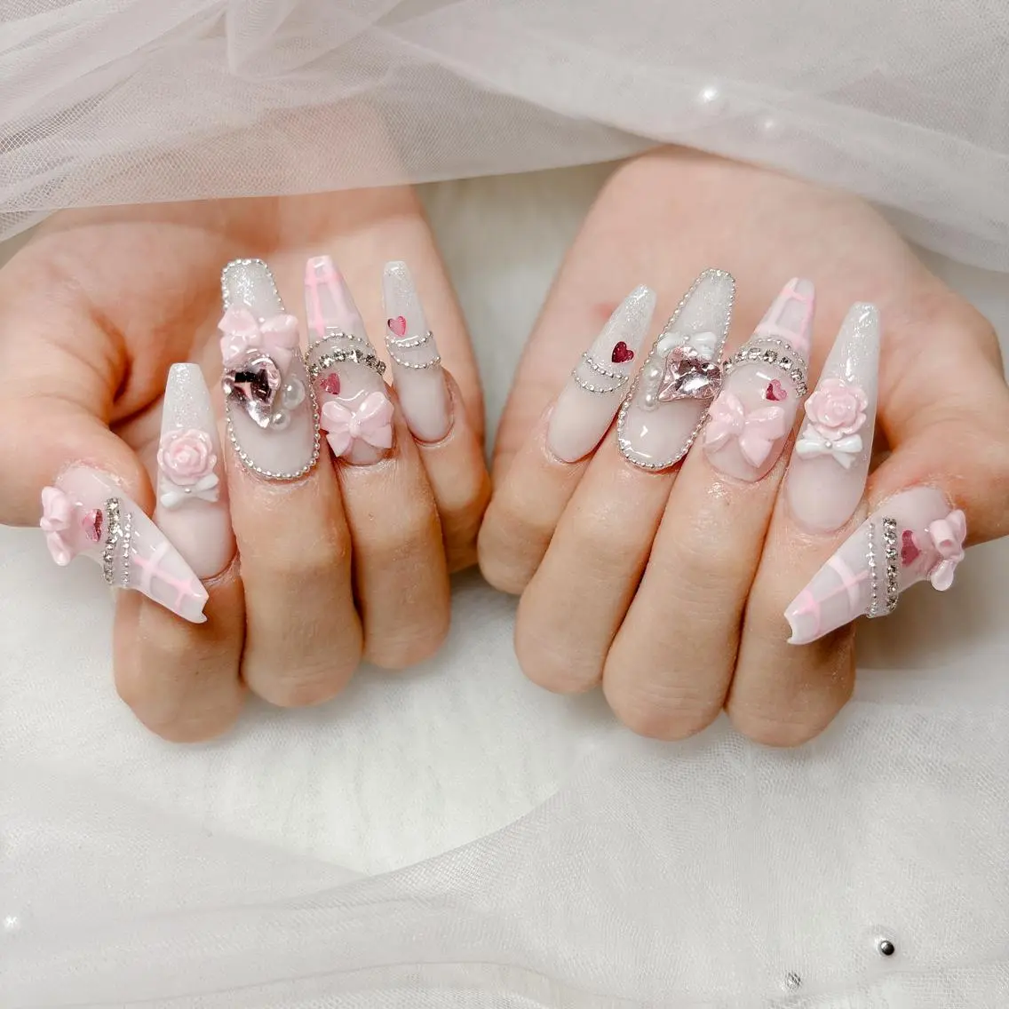 ネイル ガーリー スカルプネイル ハンドネイル 中野駅徒歩5分💅 ラクロレのネイルデザイン