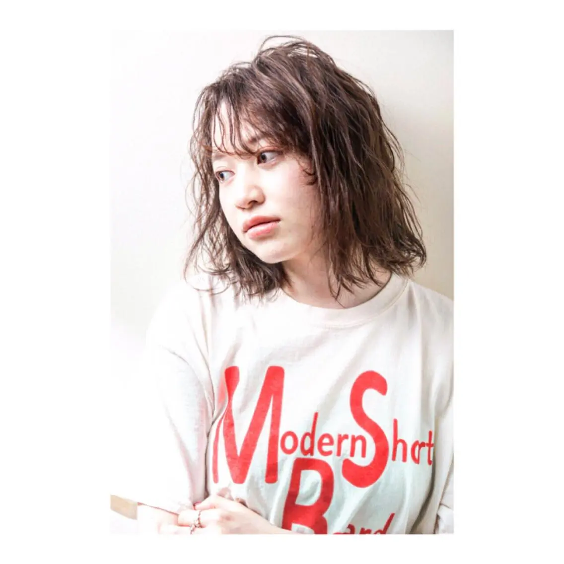 ミディアム カット ヘアカラー ヨシダ トオルのヘアスタイル
