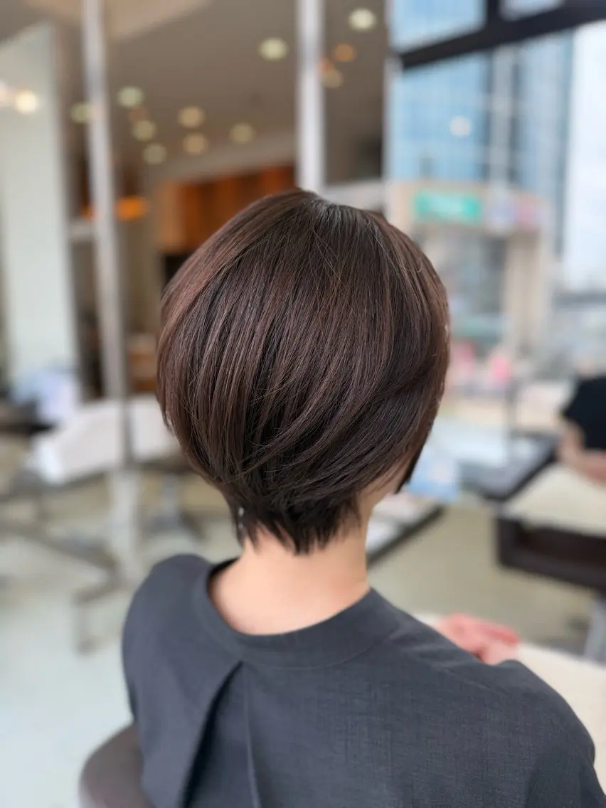 ショート カット ヘアカラー 新井優馬｜縮毛矯正/ 地毛風ストレートのヘアスタイル