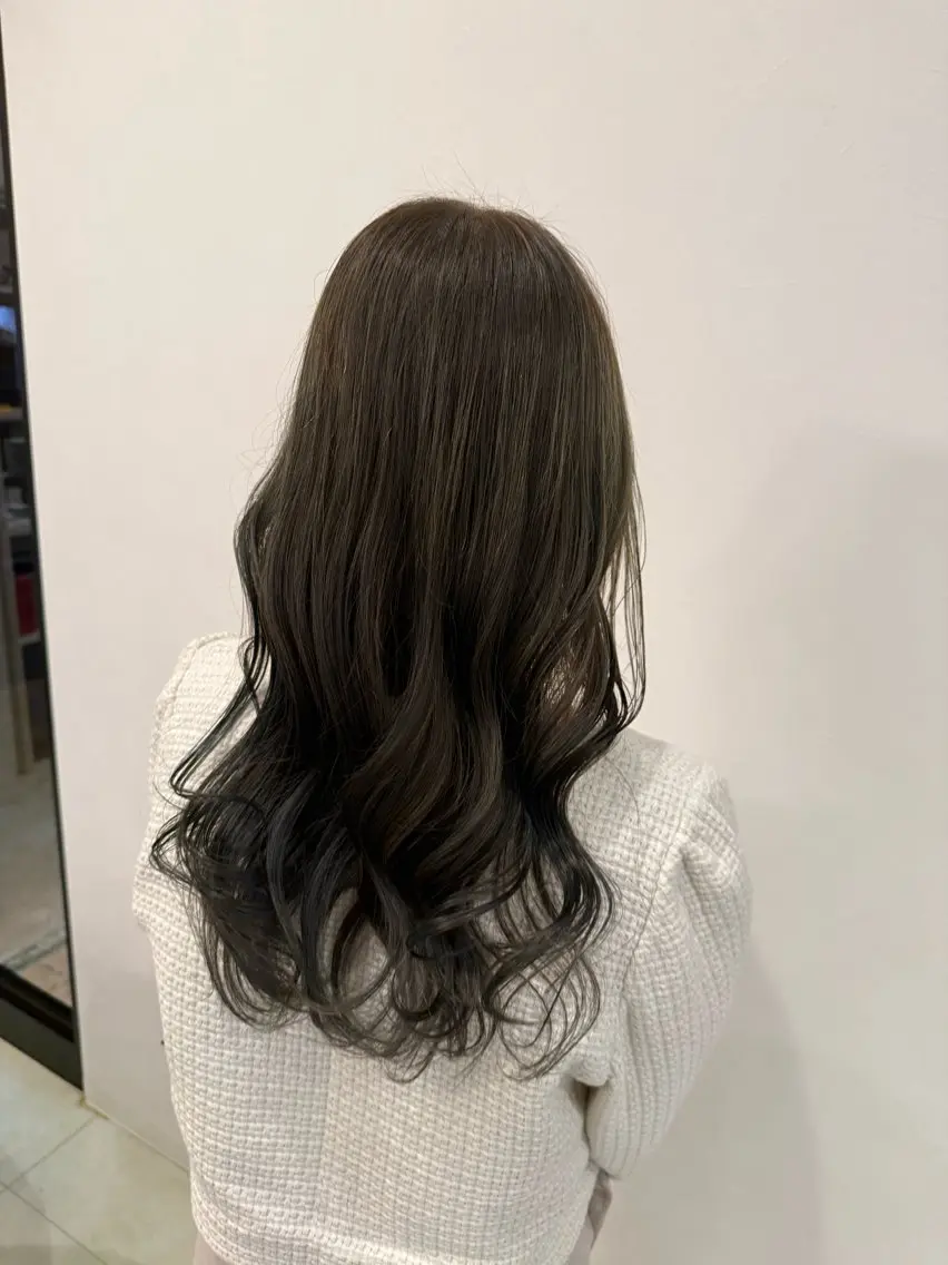 ロング カラー りか/透明感カラー/ レイヤーカットのヘアスタイル