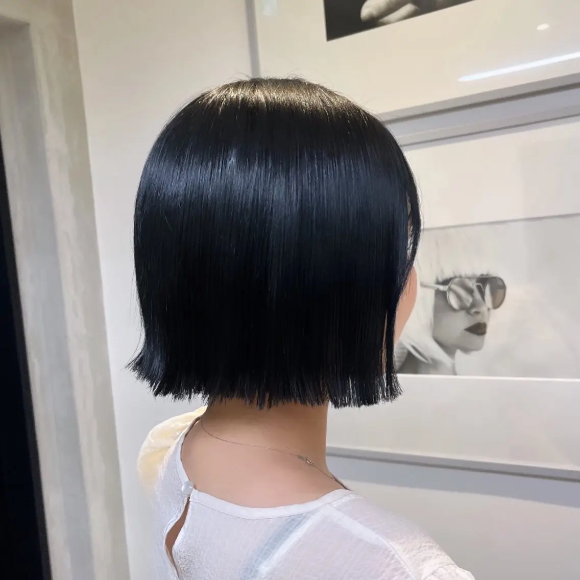 ショート カラー 黒髪 ブルーカラー ブルーブラック ブルージュ ネイビーカラー ヘアカラー トリートメント ヘッドスパ ヘアセット カジュアルを女っぽく 𝗮𝘆𝗮𝗰𝗼のヘアスタイル