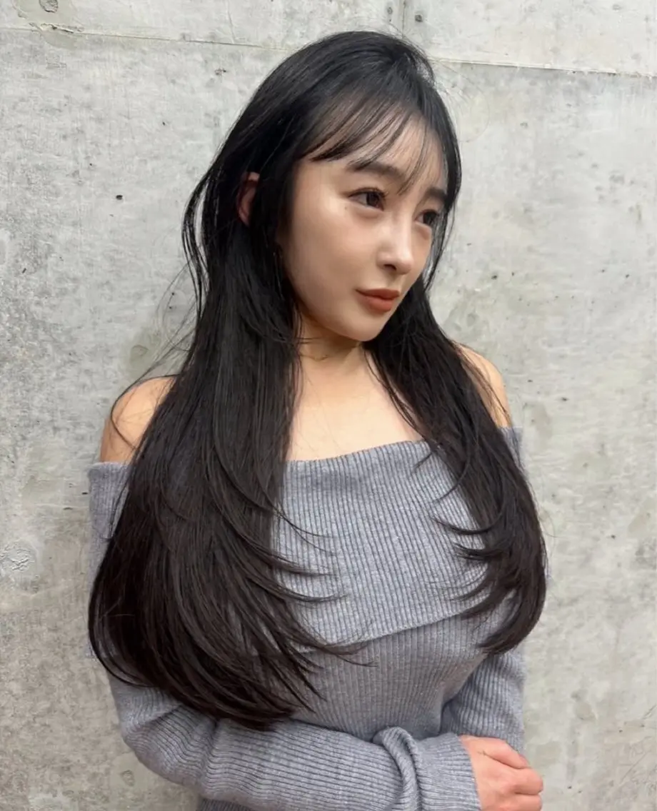 ロング レイヤーカット 森本 笑のヘアスタイル