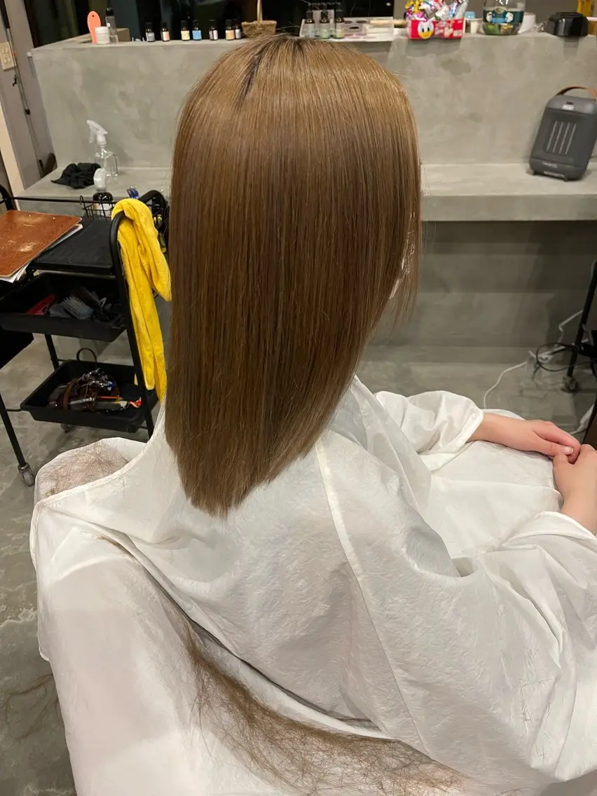 セミロング カラー ベージュカラー 顔周りカット レイヤーカット カット ヘアカラー トリートメント 艶カラー/ハイトーン 平田一貴のヘアスタイル