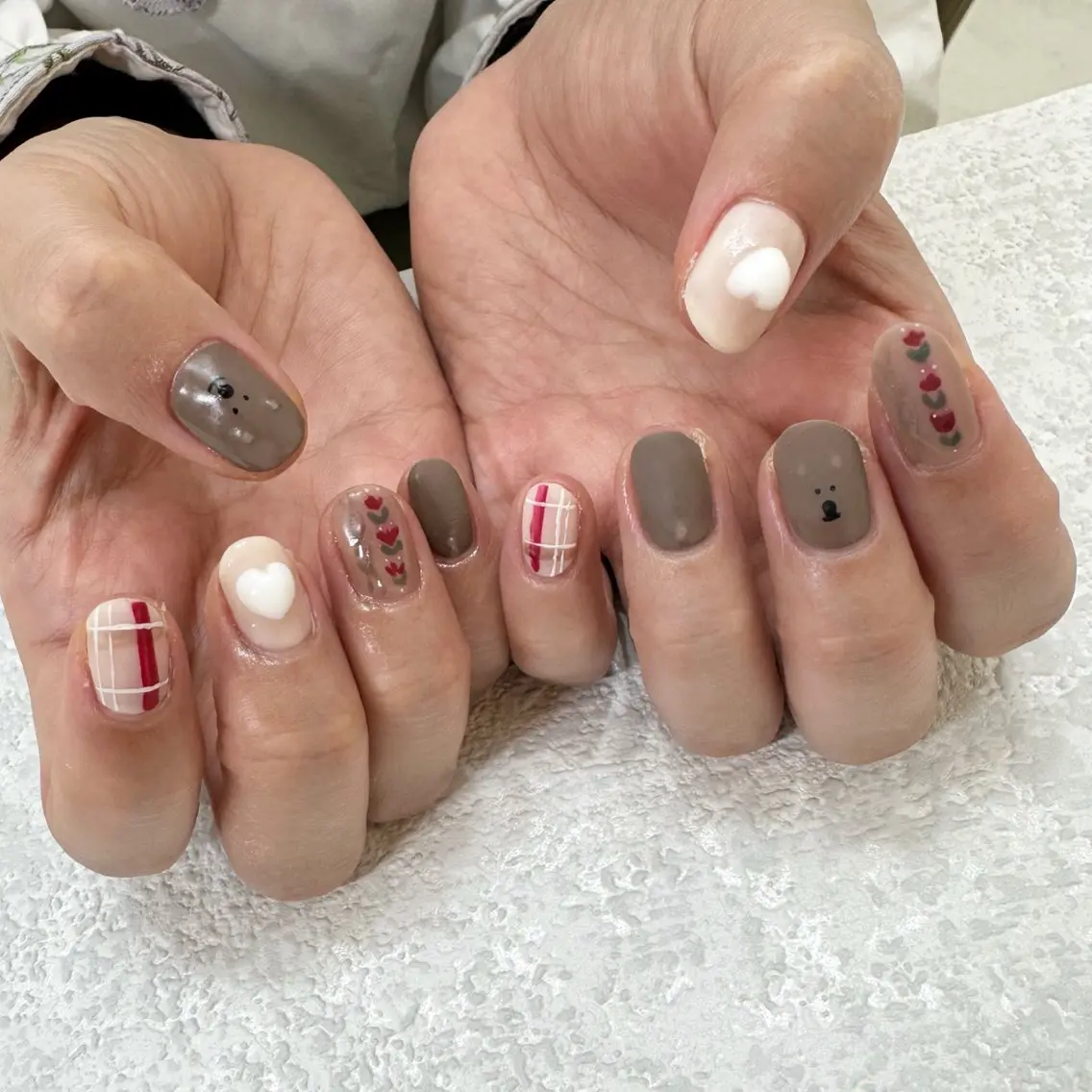 ネイル Elegancia. Hiromiのネイルデザイン
