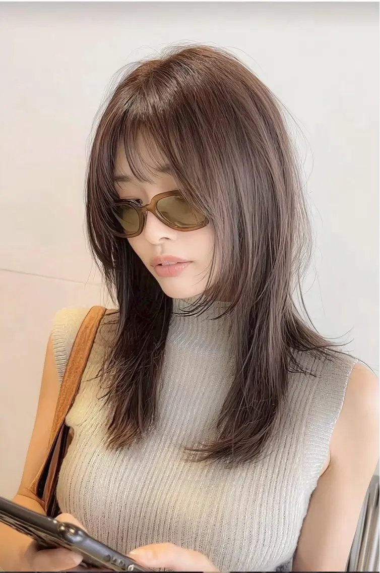 ミディアム カラー パーマ ヘアアレンジ ミディアムレイヤー 透明感カラー グレージュ 顔まわりレイヤー 顔周りカット カット ヘアカラー トリートメント ☘️透明感カラー☘️ レイヤー/コウスケのヘアスタイル