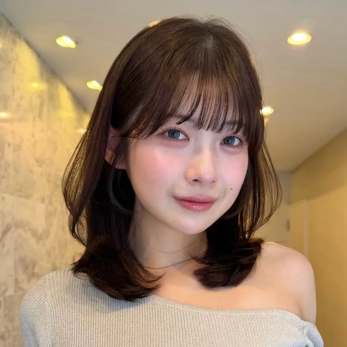 ミディアム カラー 顔周りレイヤー꙳⋆ ミディアム⌇SAKIのヘアスタイル