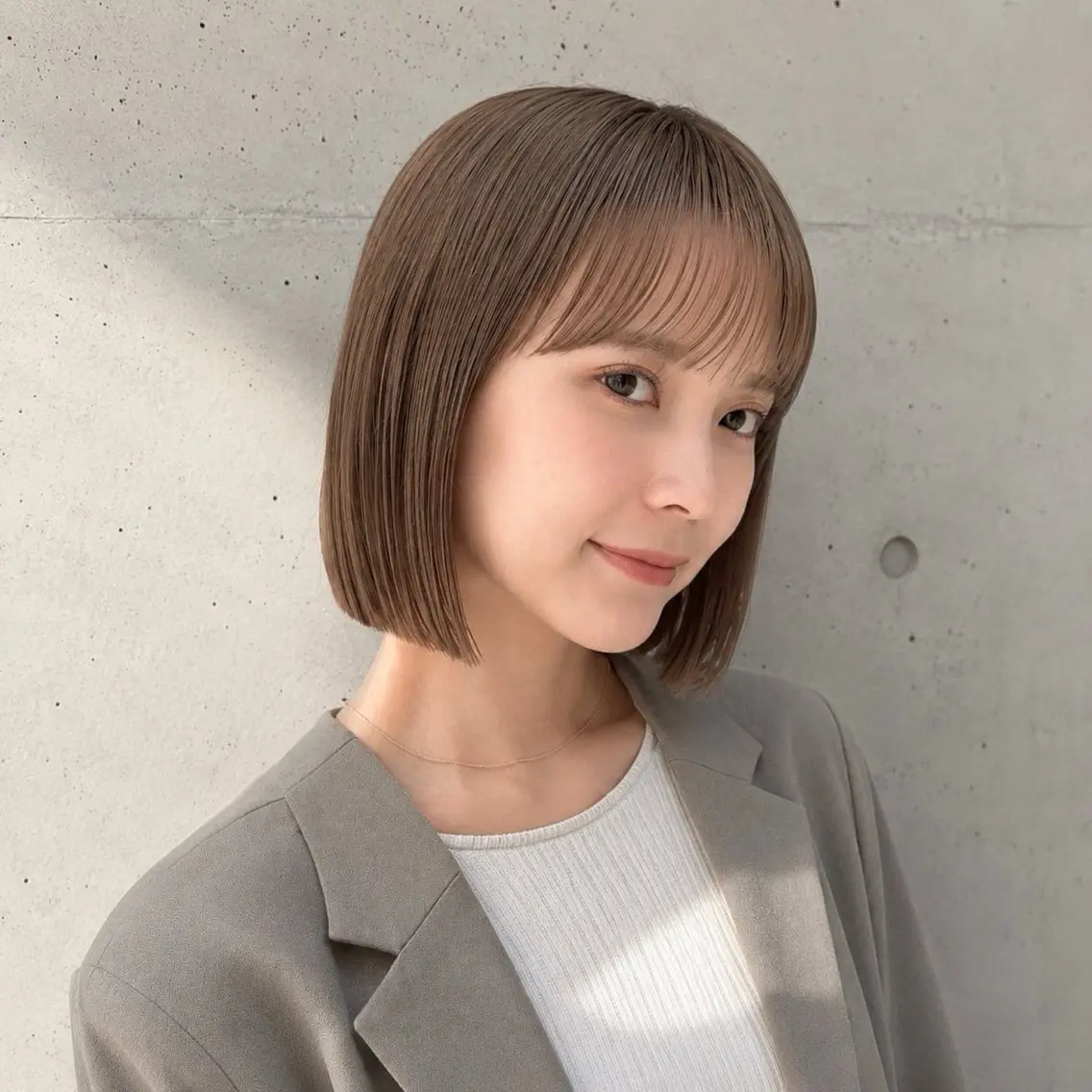 ショート カラー 切りっぱなしボブ ベージュカラー ブラウンカラー 透明感カラー ボブ カット ヘアカラー トリートメント 盛れる顔まわりカット 髪質改善/渋谷/れんのヘアスタイル