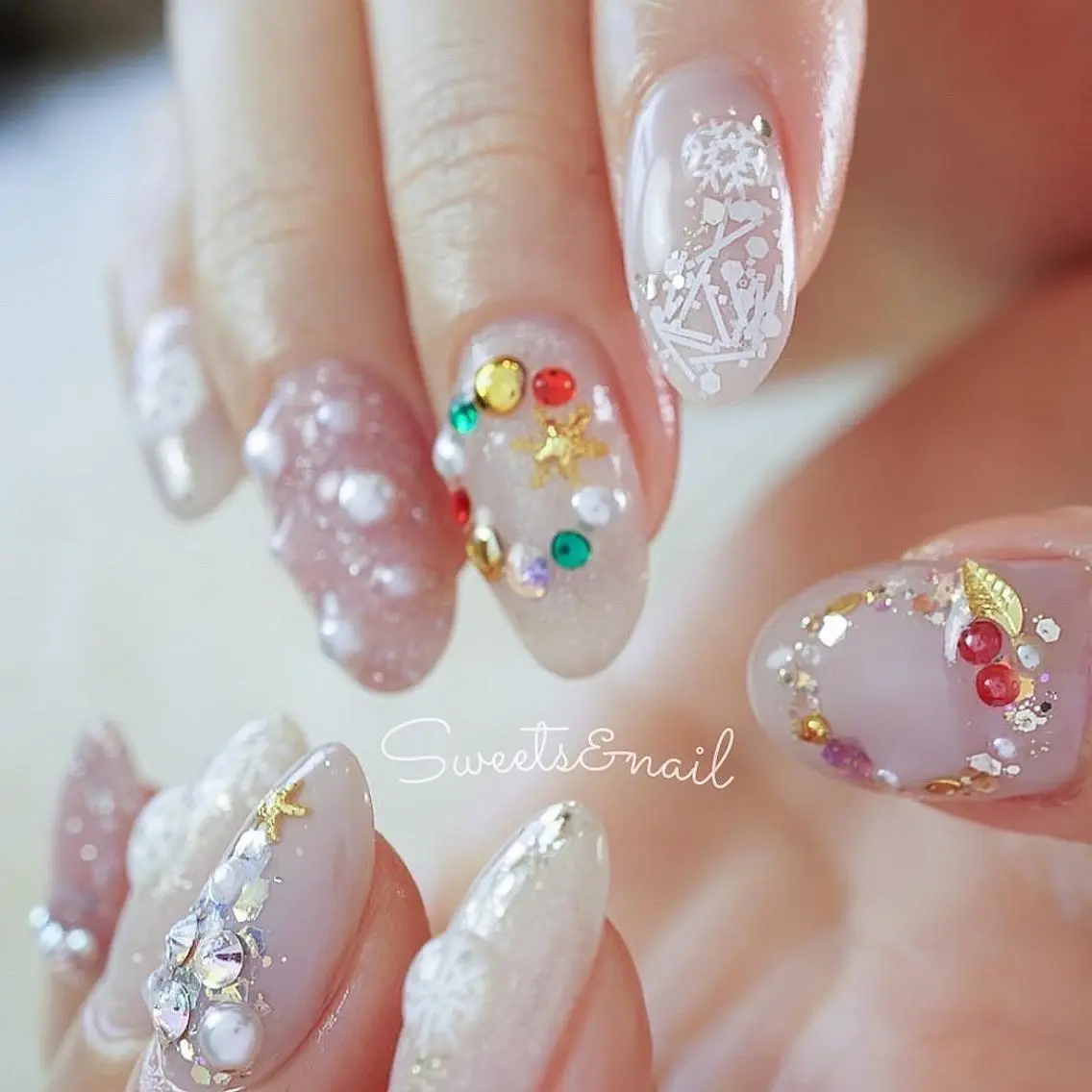 ネイル アートネイル キラキラネイル ホワイト 冬ネイル クリスマス Sweets＆ nail みなこのネイルデザイン