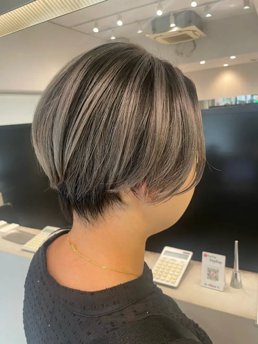ショート レイヤーカット 冨岡 祐太郎✂️のヘアスタイル