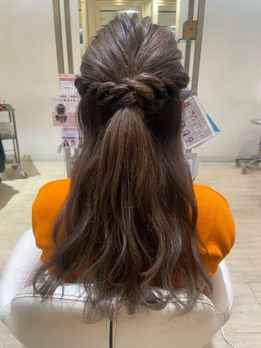 ロング ヘアカラー 蓮田 葵のヘアスタイル