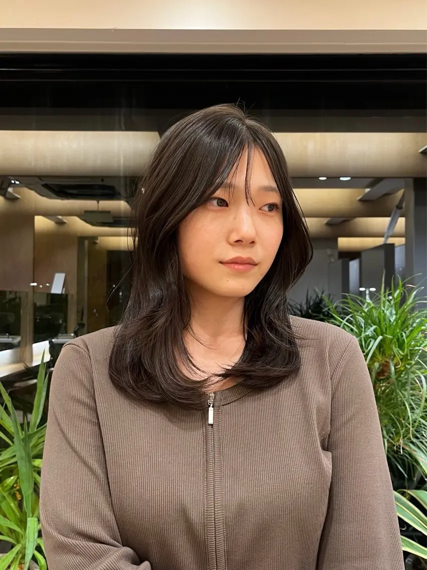 カラー アッシュ アッシュブラウン ブラウンカラー 透明感カラー ひなた /鎌倉美容室のヘアスタイル