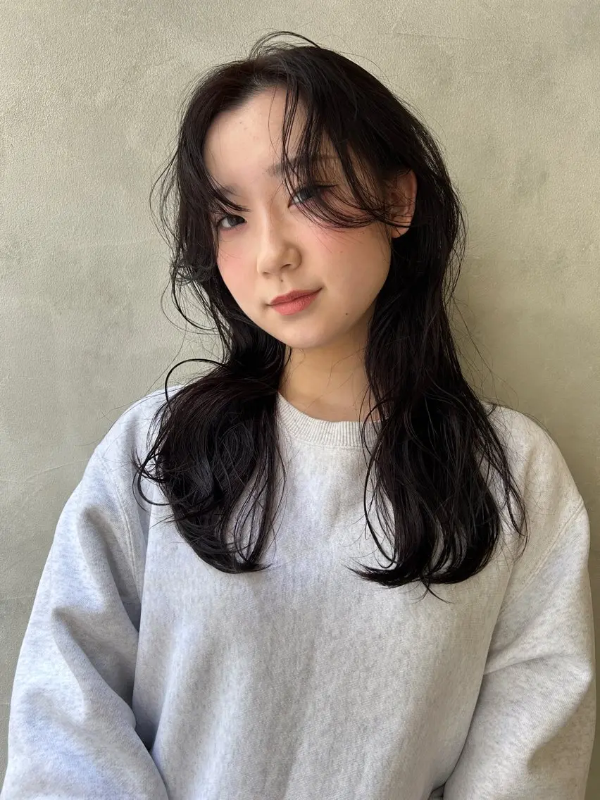 ミディアム ハイトーン特化/和音 【デザインカラー】のヘアスタイル