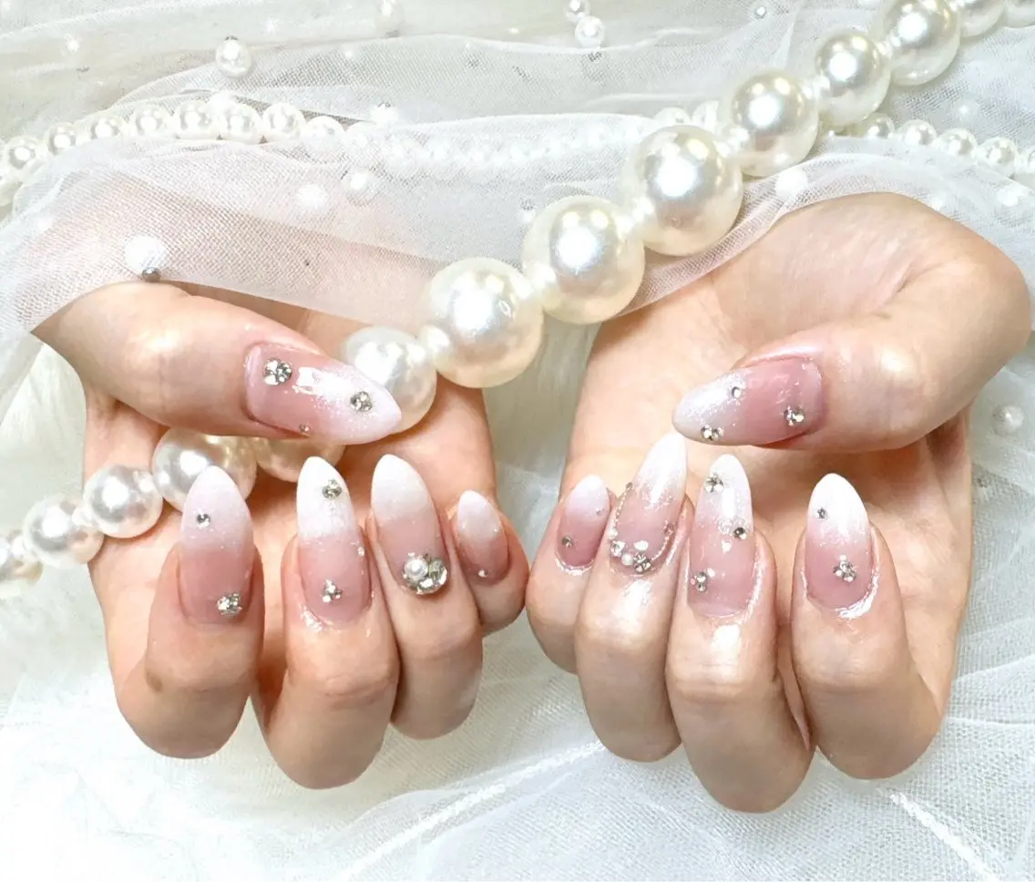 ネイル 成人式 長さ出し フレンチネイル ジェルネイル ガラスフレンチ ハンドネイル Queeens nailのネイルデザイン