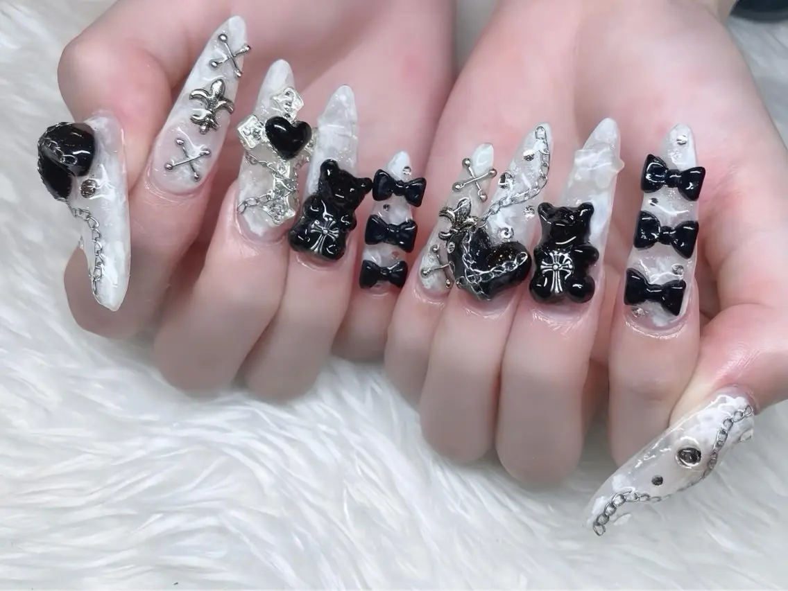 ネイル チークネイル 桜ネイル フレンチネイル ジェルネイル ガラスフレンチ ハンドネイル Rin Nail 新大久保店のネイルデザイン