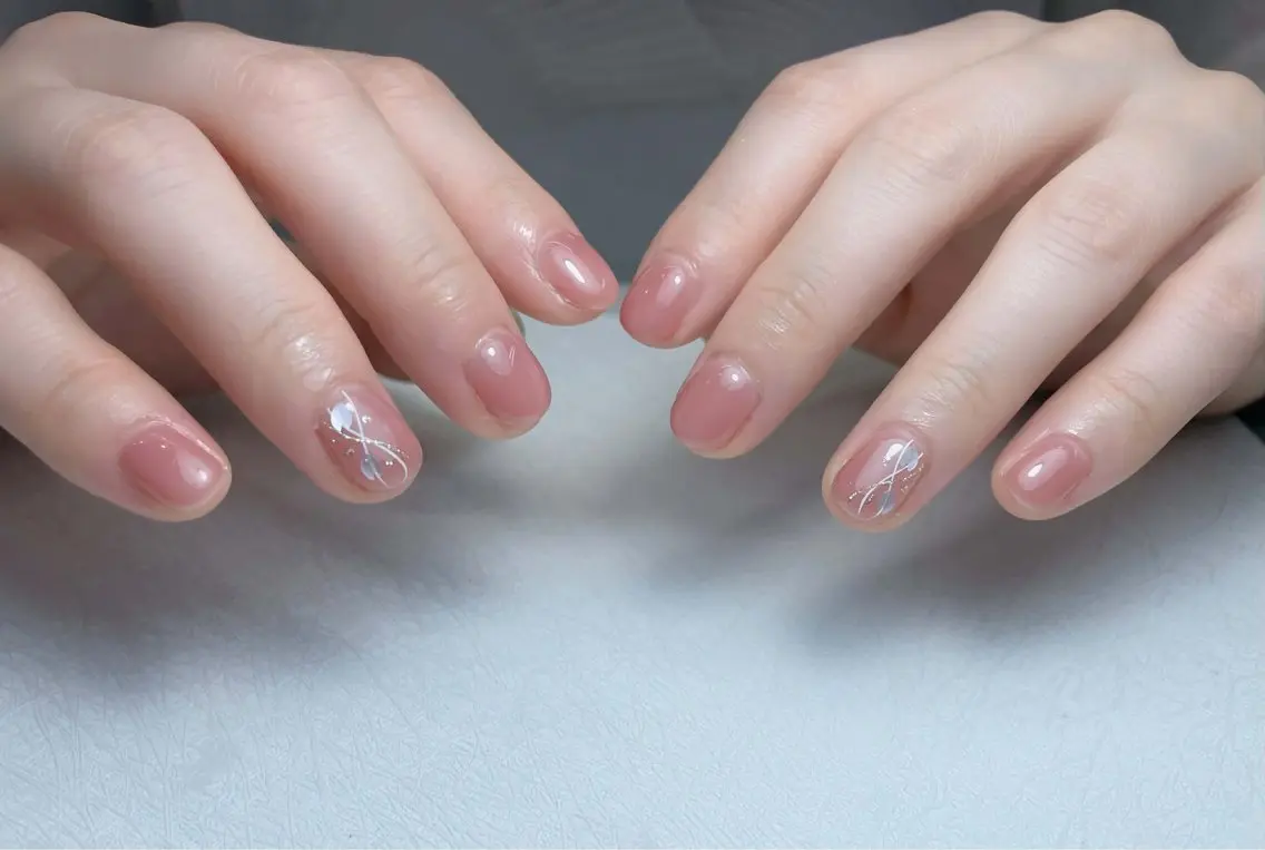 ネイル オーロラネイル フットネイル フレンチネイル ジェルネイル ガラスフレンチ ハンドネイル 中野駅から2分 MEO NAILのネイルデザイン