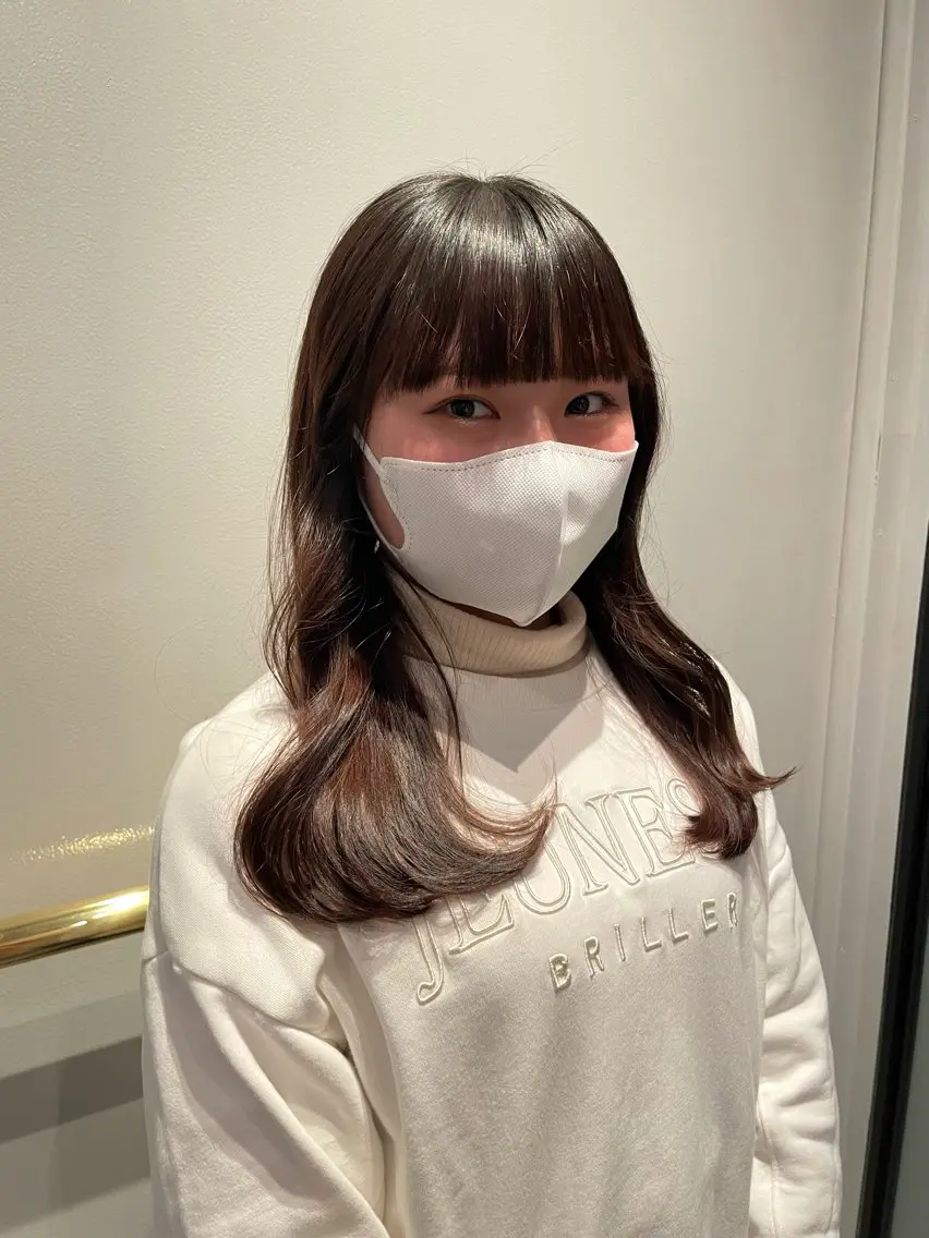 セミロング トリートメント 向坂 亜美のヘアスタイル