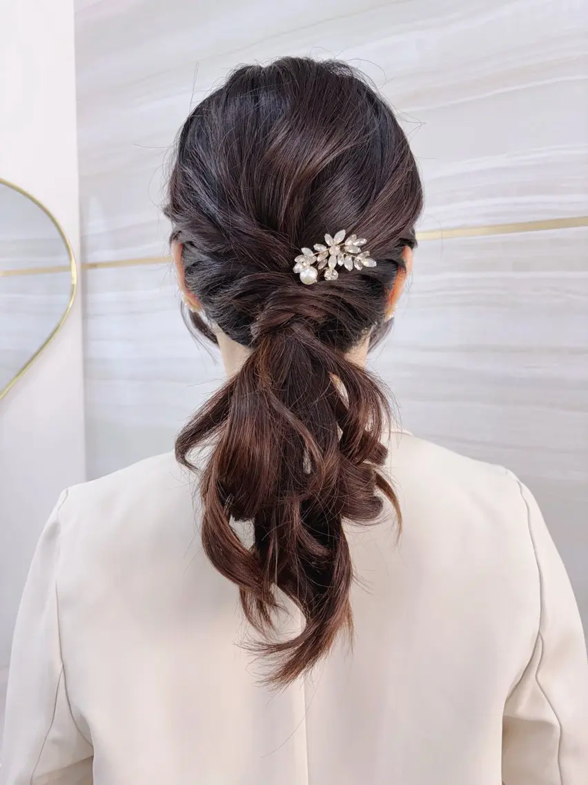 セミロング ヘアアレンジ elu あやね💜 🫧カラー・縮毛矯正のヘアスタイル
