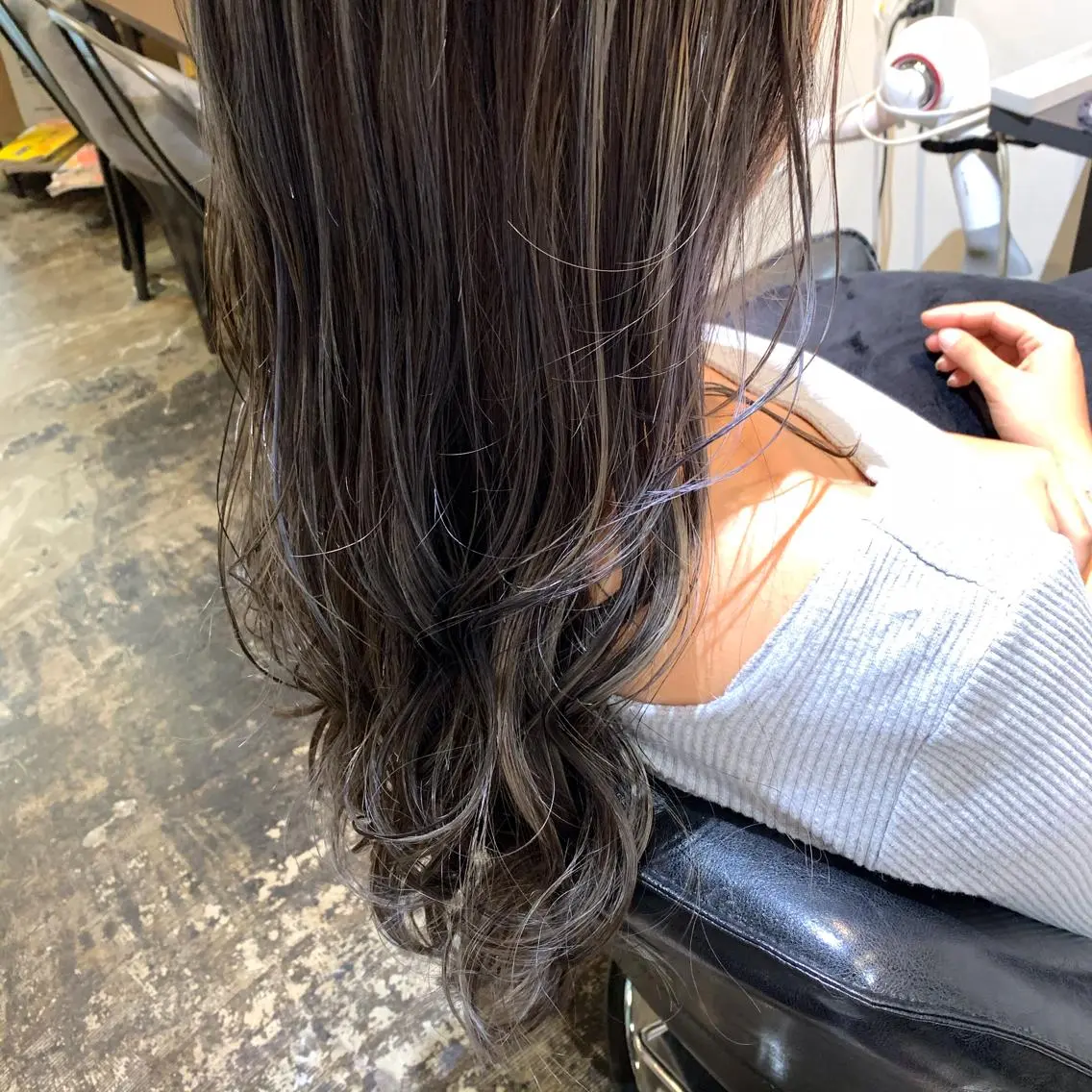 ロング カラー UMEDA FIGAROのヘアスタイル