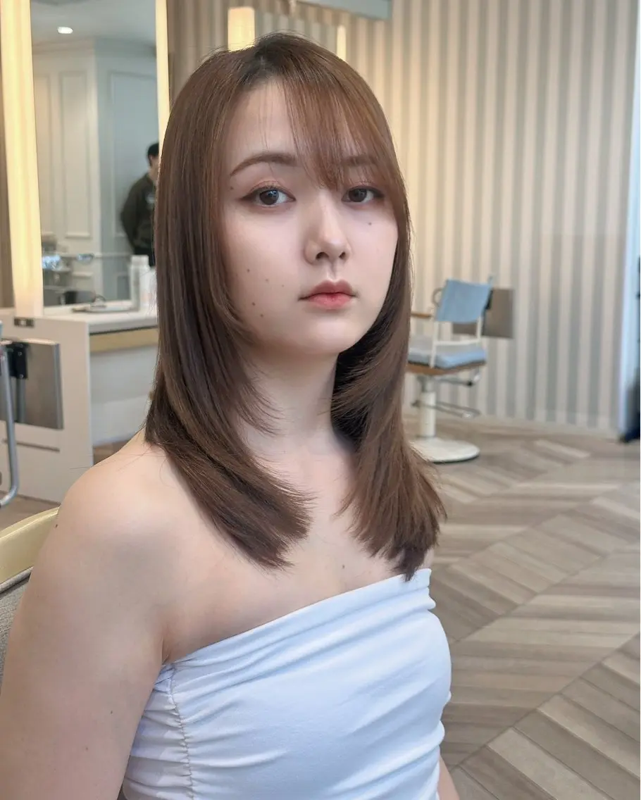 ミディアム カラー ミディアムレイヤー ベージュカラー ブラウンカラー ブラウンベージュ レイヤーカット カット ヘアカラー トリートメント 小顔レイヤー/ ベージュ🤍Rieのヘアスタイル