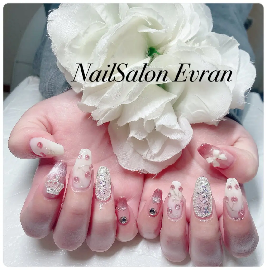 ネイル アートネイル フレンチネイル マグネットネイル 持ち込み ニュアンスネイル ハンドネイル Nail salon Evranのネイルデザイン