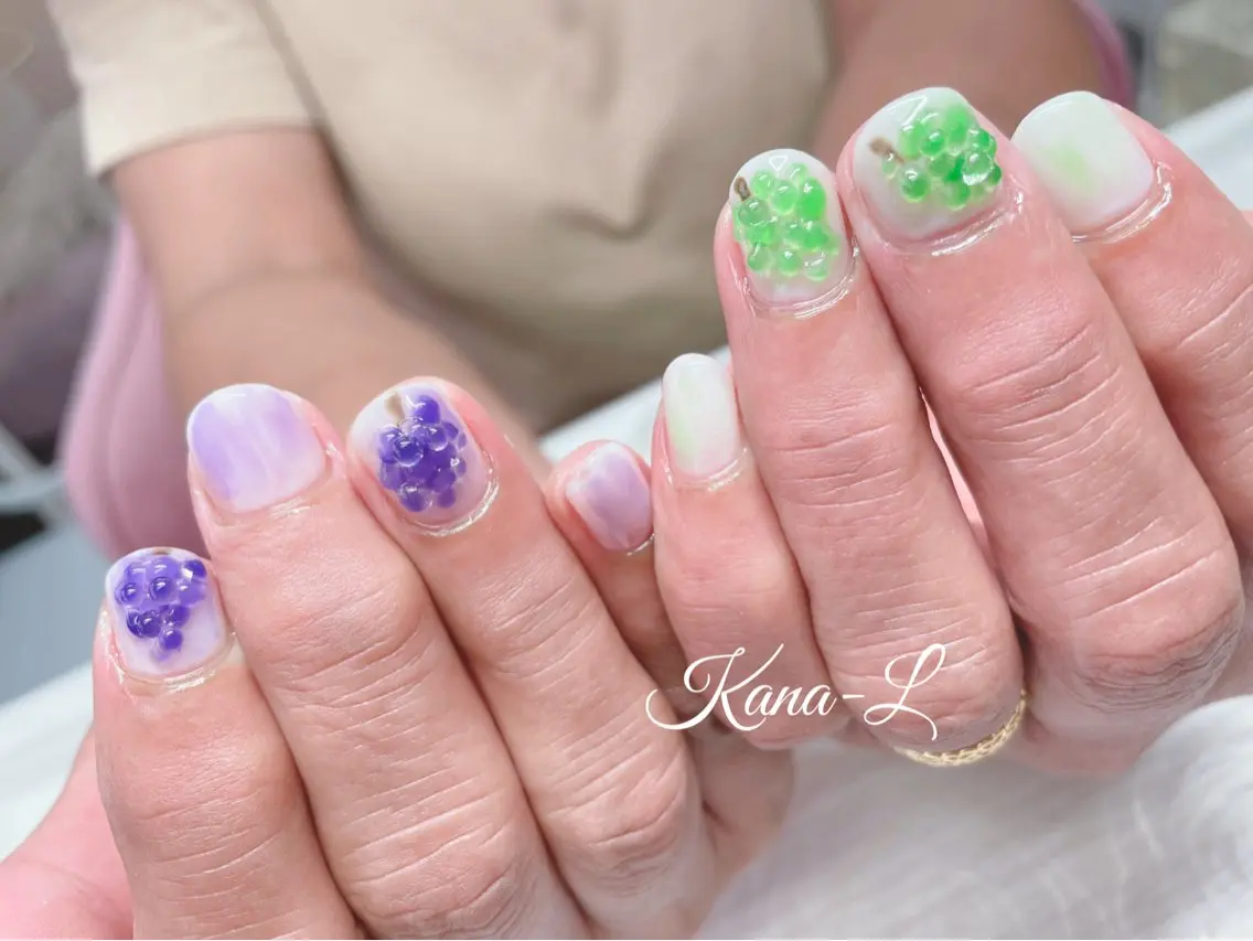 ネイル ジェルネイル ニュアンスネイル パラジェル ぷっくりネイル 芦辺 香奈のネイルデザイン
