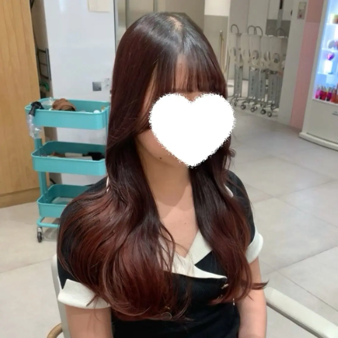 ロング 内田 志乃のヘアスタイル
