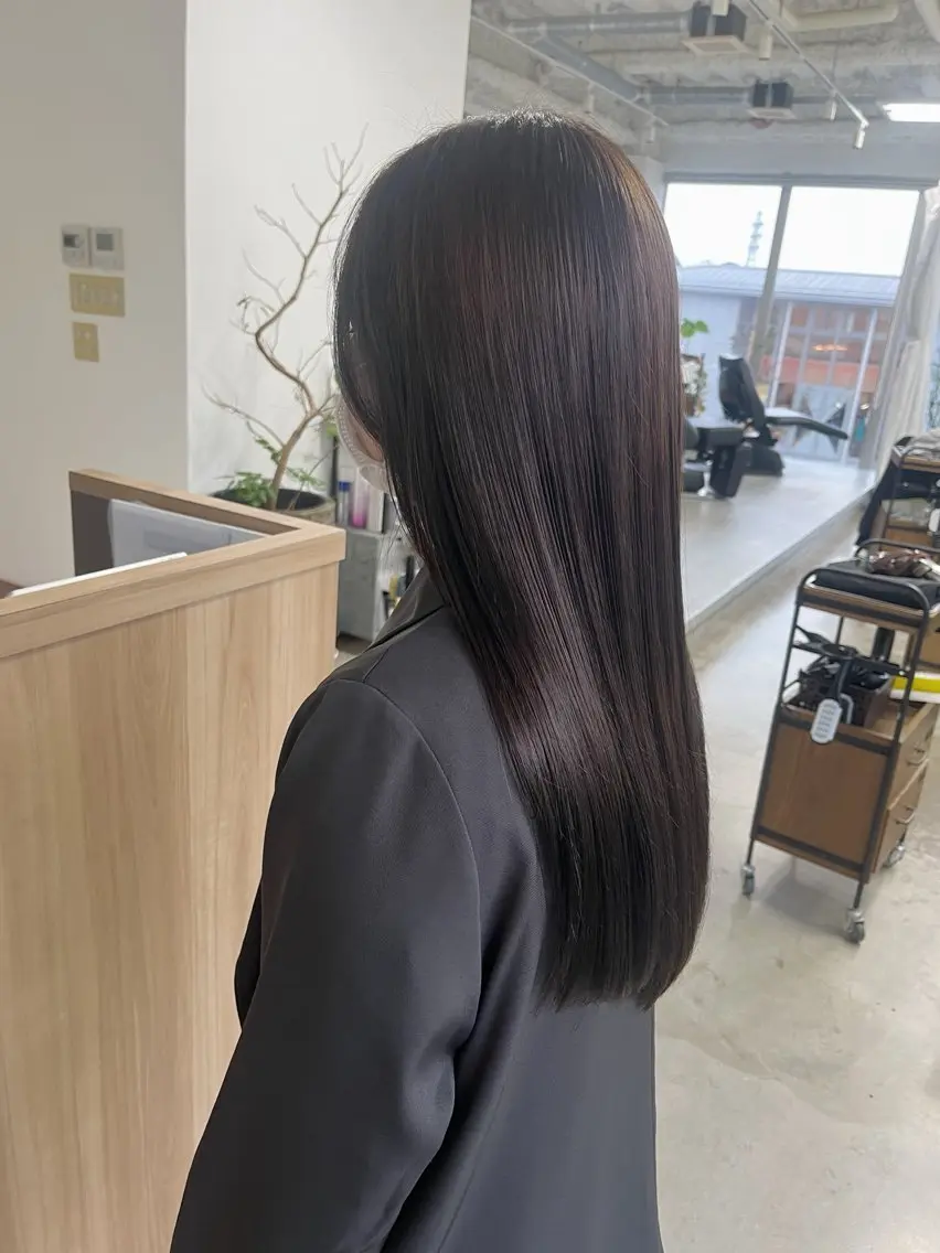 セミロング カラー 髪質改善が得意✨ 榎本亜衣のヘアスタイル