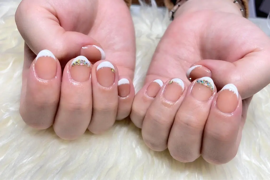 ネイル フレンチネイル ジェルネイル パラジェル ブライダルネイル Nail&eye Belire 新宿のネイルデザイン