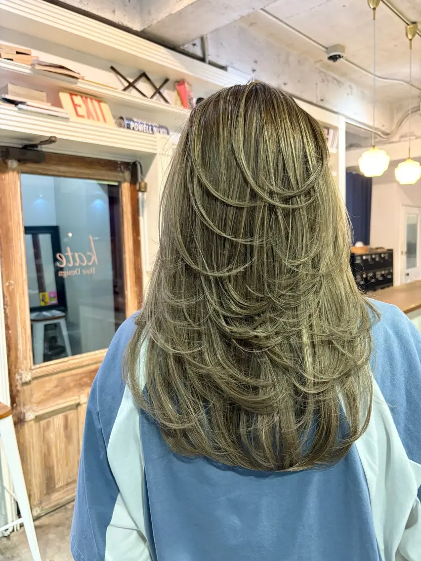 ロング カラー ヘアアレンジ ベージュカラー ハイライトカラー ハイライト レイヤーカット カット ヘアカラー トリートメント 山崎 澪 レイヤーカット/大宮のヘアスタイル