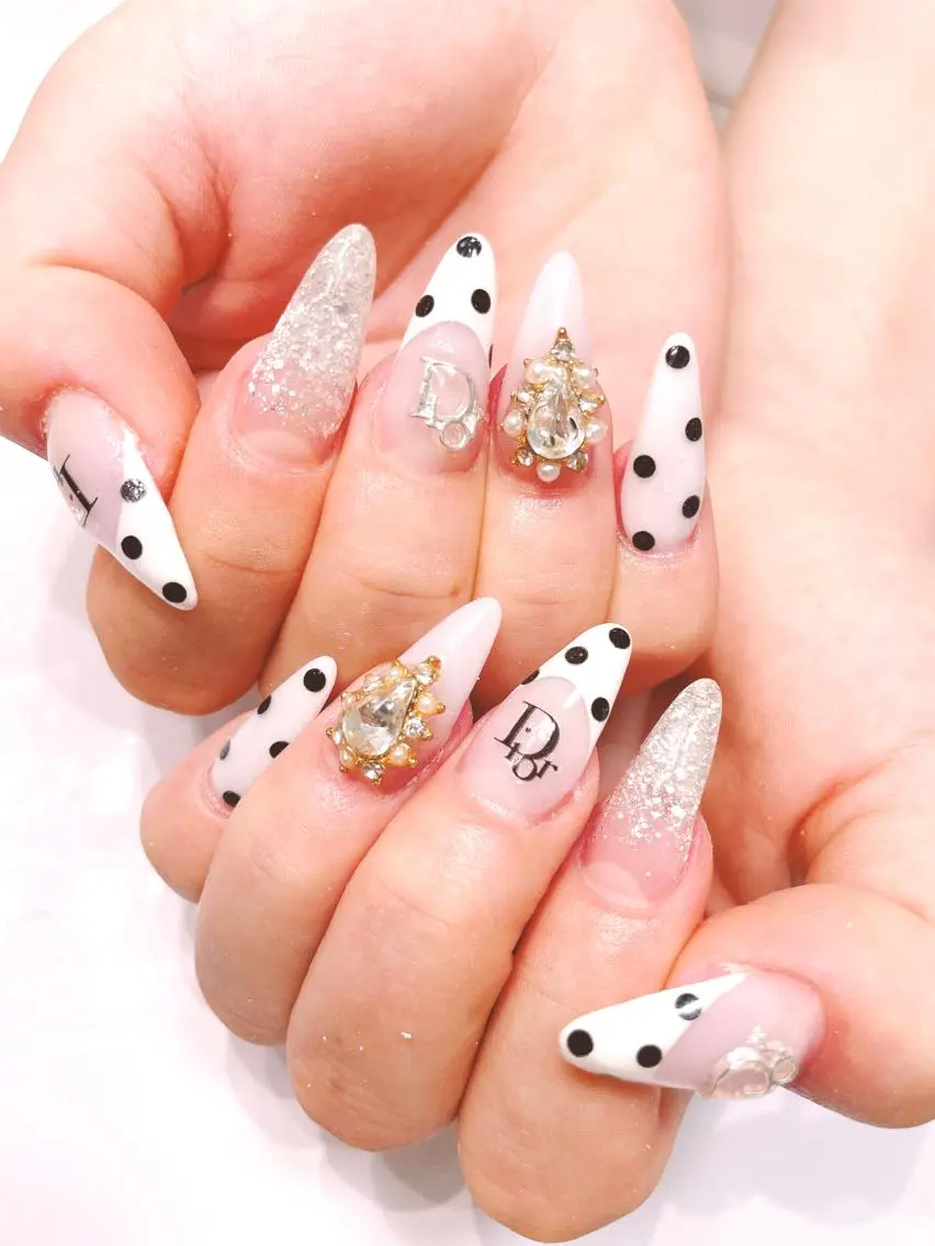 3月価格❣️ご新規様💅スカルプアート２本つけ放題コース💕カラーも3色えらべます🎉の写真