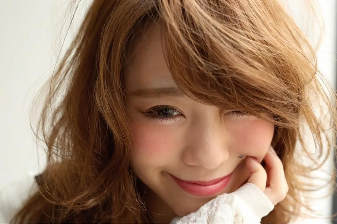マツエク・マツパ 中村 眞歩のヘアスタイル