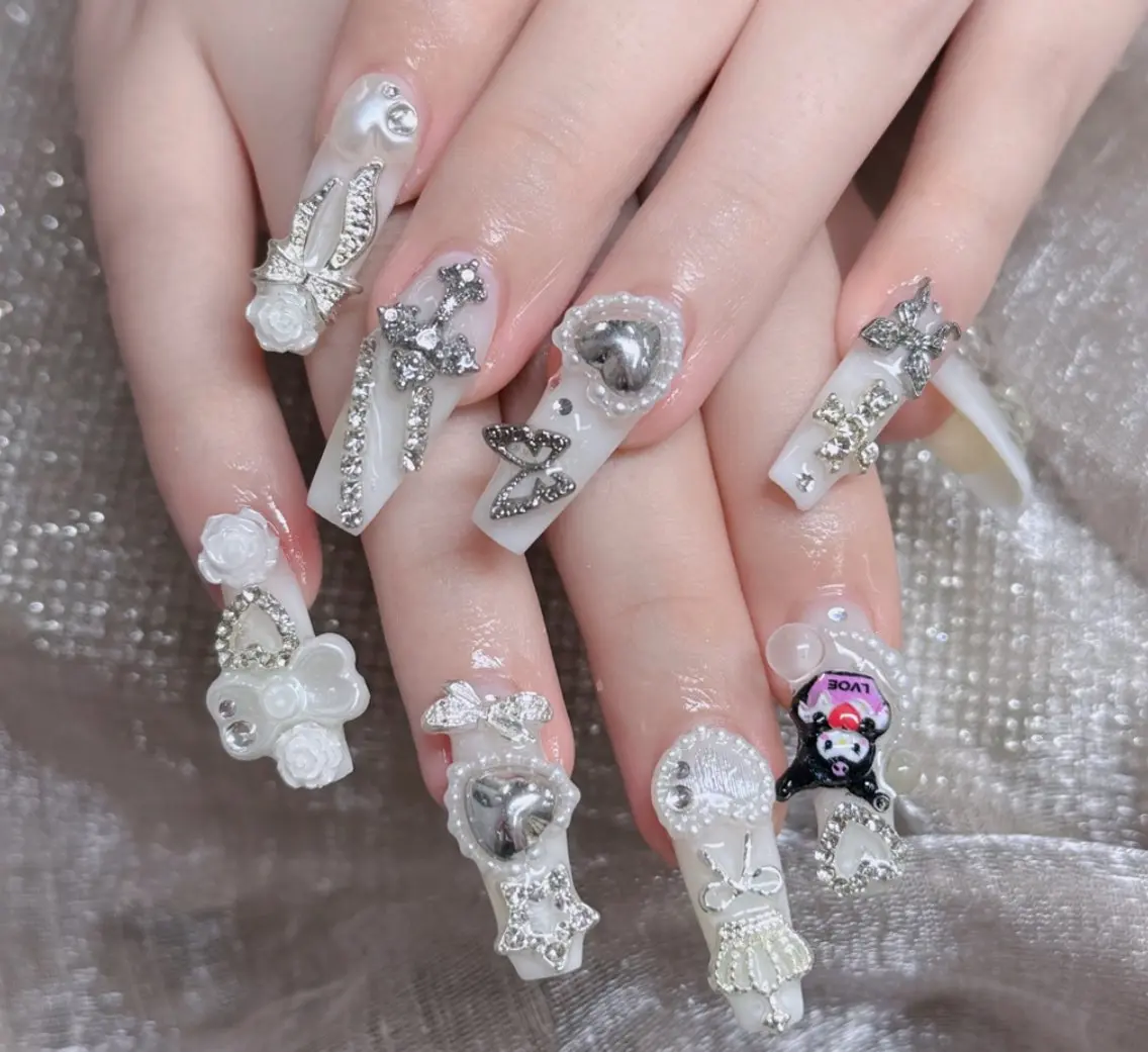 ネイル フレンチネイル ジェルネイル ガラスフレンチ ハロウィン ハート ハンドネイル H.baby Nail Salonのネイルデザイン