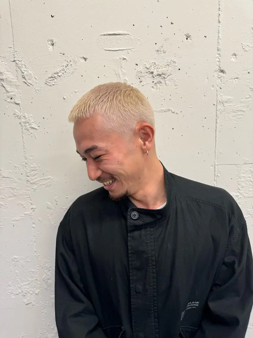 ショート カラー メンズ メンズブリーチ フェードカット スキンフェード ブリーチ カット ヘアカラー トリートメント 💈メンズ特化💈 TASUKUのヘアスタイル