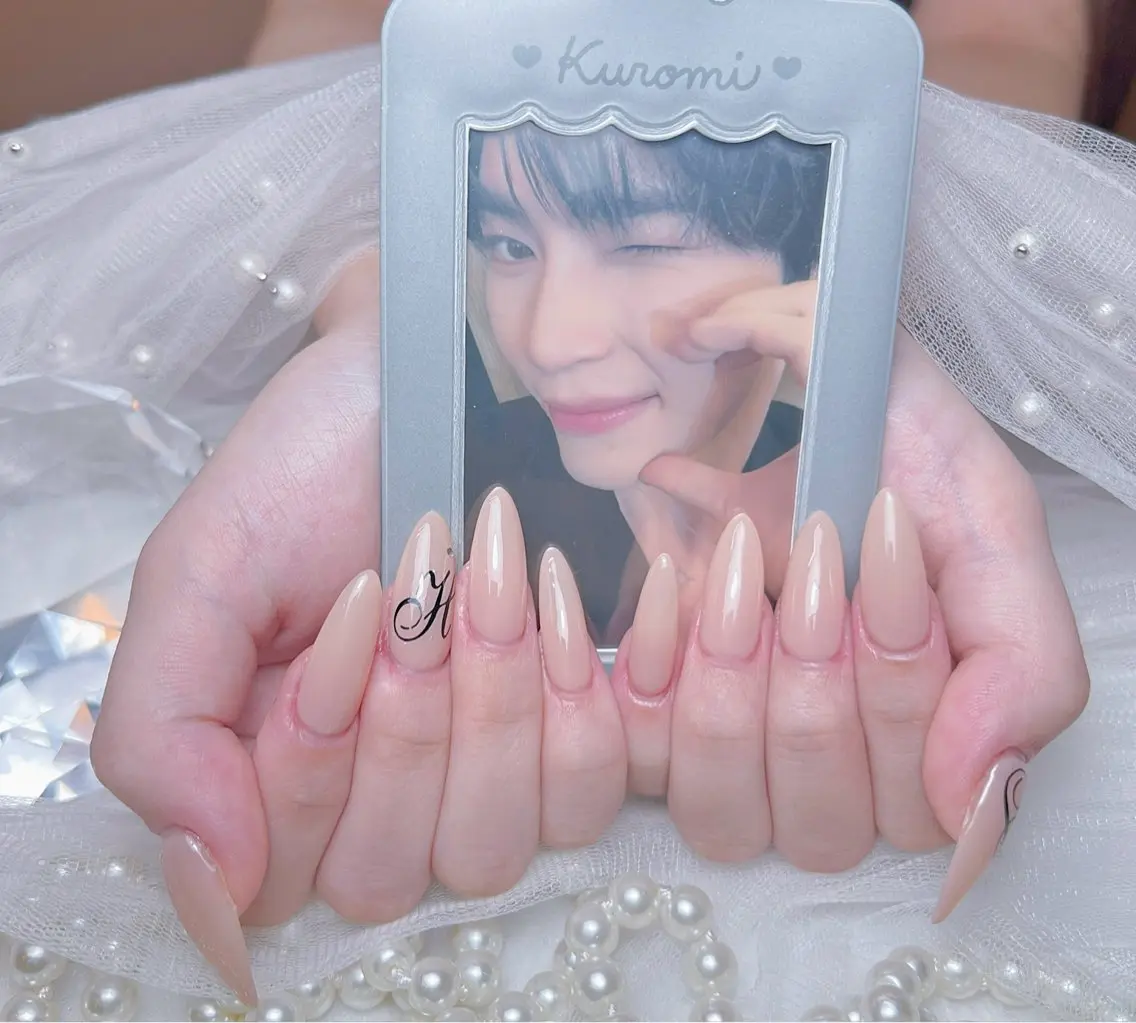 ネイル アートネイル オーロラネイル チークネイル 長さ出し フットネイル Miya _nailのネイルデザイン