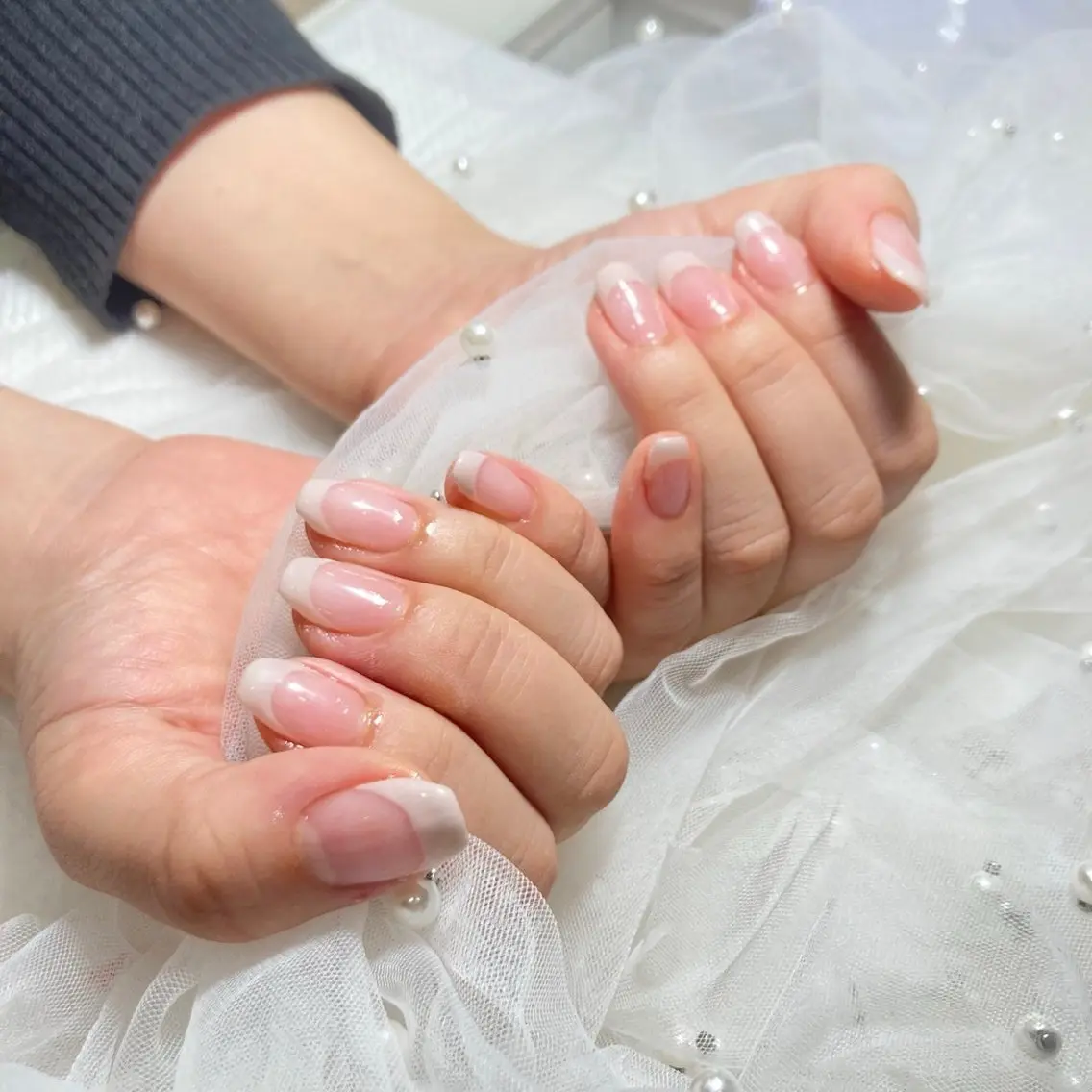 【オフ･ケア無料】🎶ハンド５種フレンチ（クリアベース）・カラーグラデーション🧸の写真