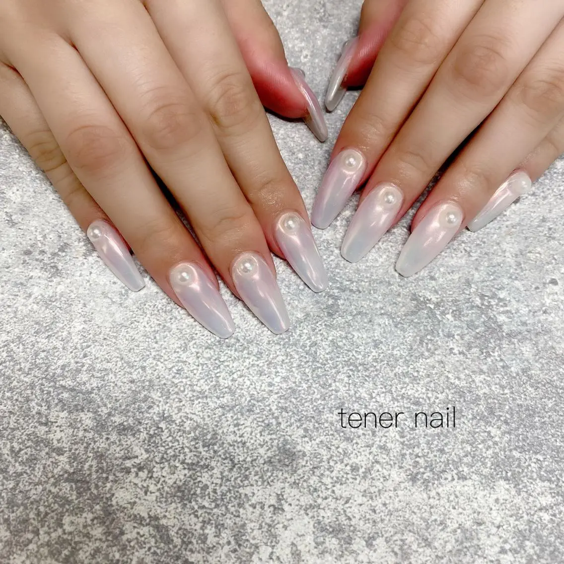 ネイル オーロラネイル ピンク ホワイト テネルネイル tener nailのネイルデザイン
