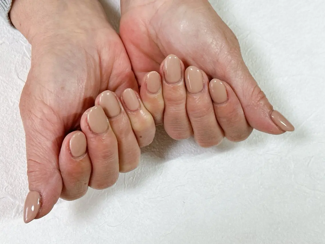 ネイル オーロラネイル フラワーネイル フットネイル フレンチネイル ジェルネイル ハンドネイル mogunail &blowのネイルデザイン