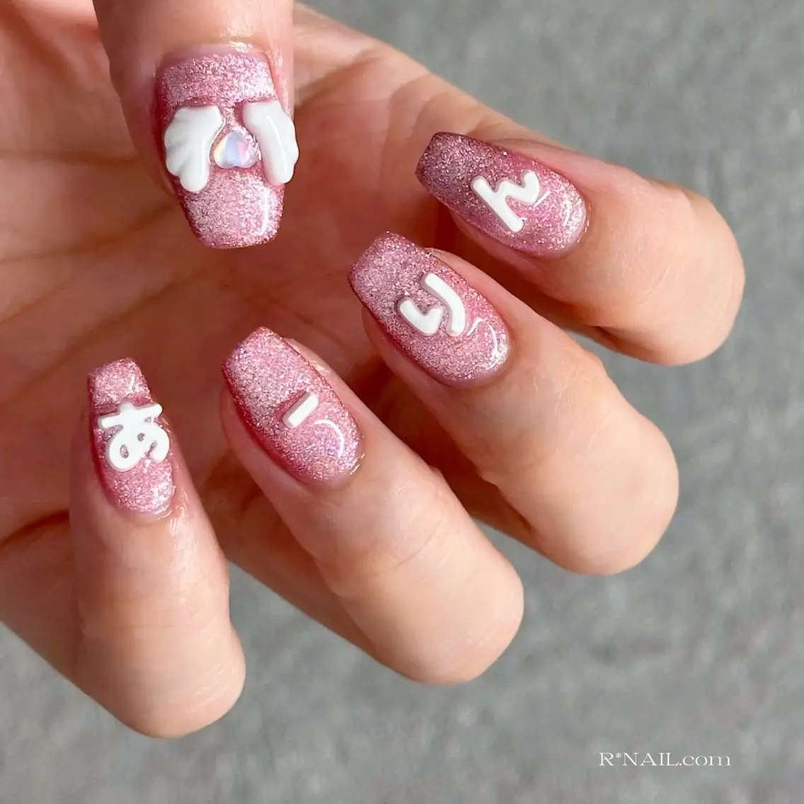 ネイル キラキラネイル ハンドネイル Riona / R*NAIL.comのネイルデザイン