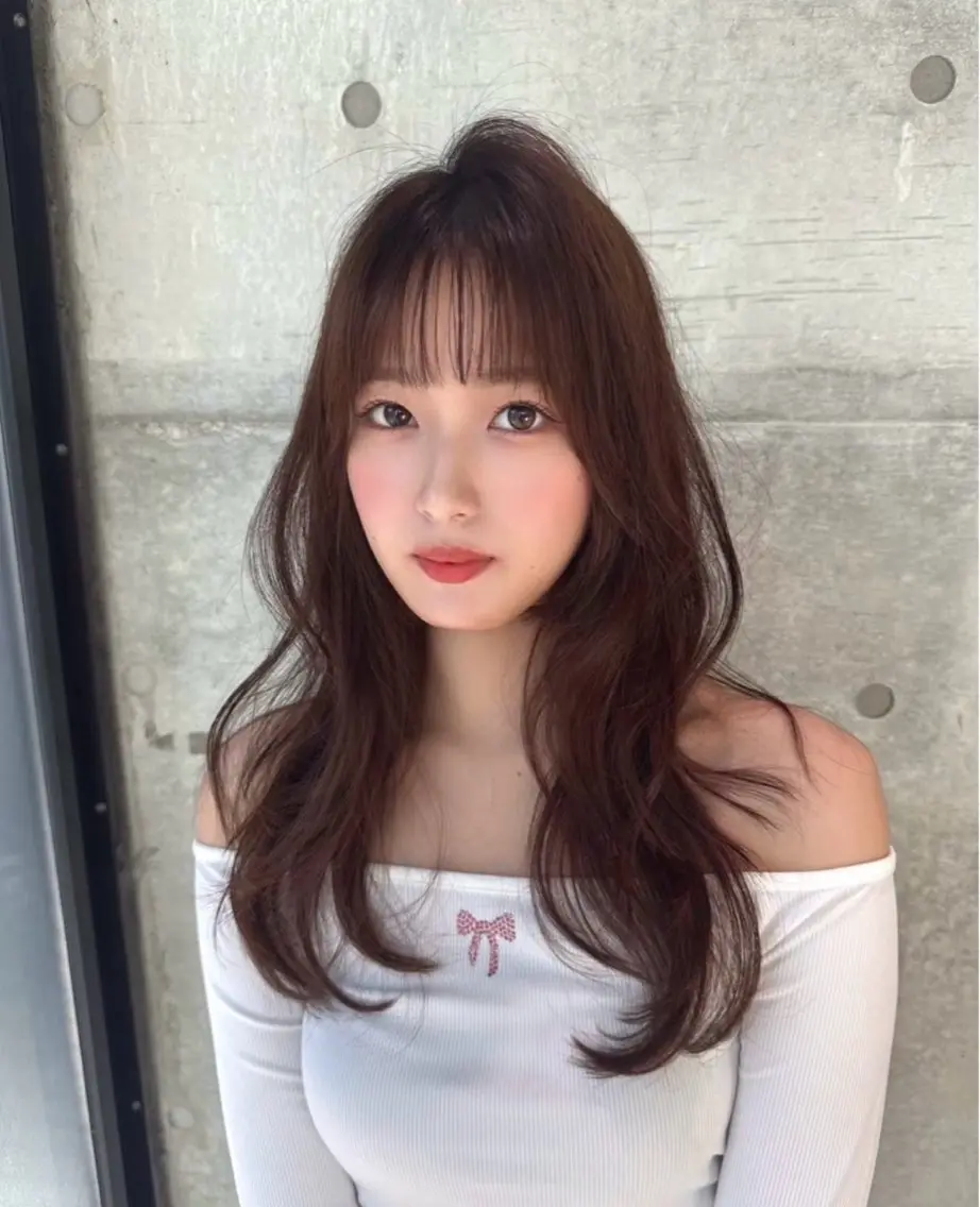 ロング チョコレートブラウン くびれヘア 髪質改善 韓国風ヘア ワンホンヘア 🎀透明感カラー shizuka🎀のヘアスタイル