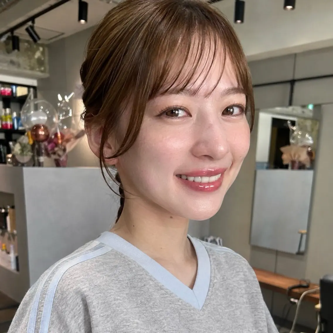 ミディアム カット ヘアカラー 【顔まわり×ヘア セット】MIHO🎀のヘアスタイル