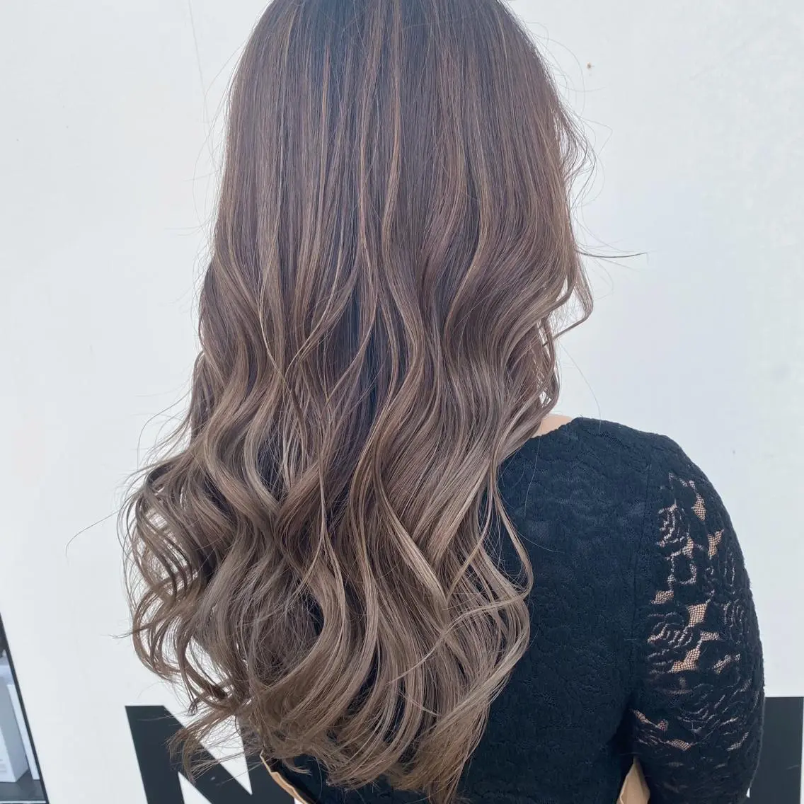 ヘアカラーに透明感がほしい方におすすめ✨ハイライト(ブリーチ１回)＋バブルケアの写真