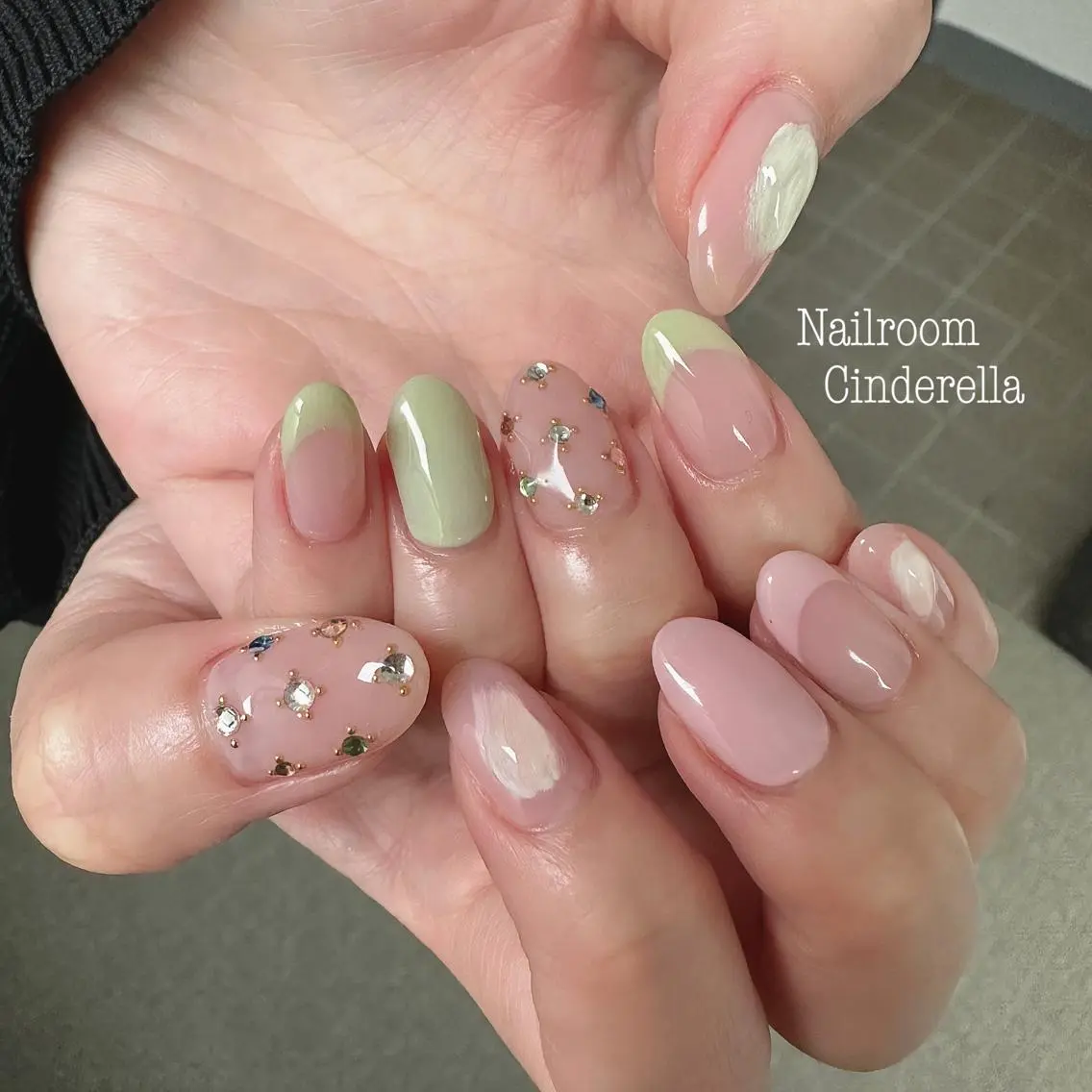 ネイル Nailroom. Cinderellaのネイルデザイン