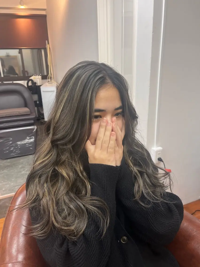ロング カラー ハイライト🌺 ZIONのヘアスタイル