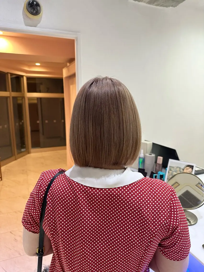 ショート カラー ヘアカラー トリートメント モテ艶🪄ベージュ カラー🧸RUKAのヘアスタイル