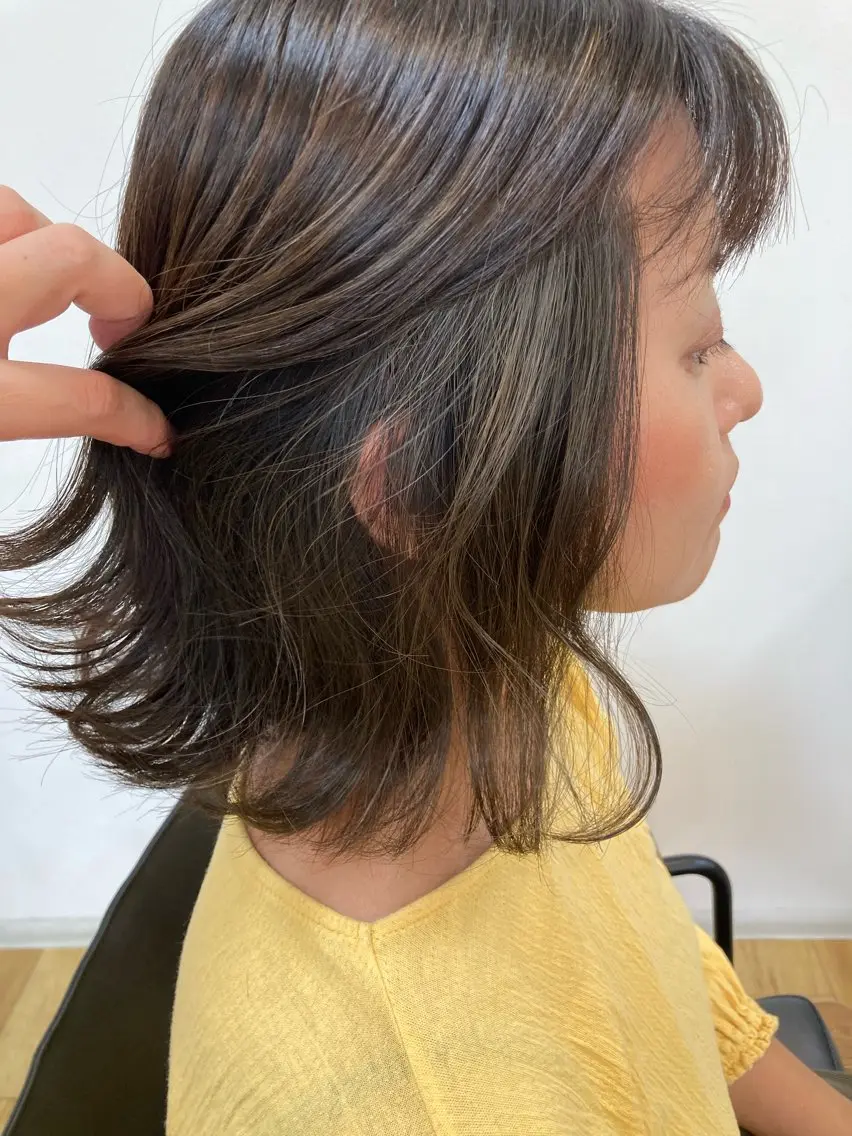 ミディアム カラー ブラウンカラー ハイライトカラー ハイライト ヘアカラー 大野 まゆのヘアスタイル