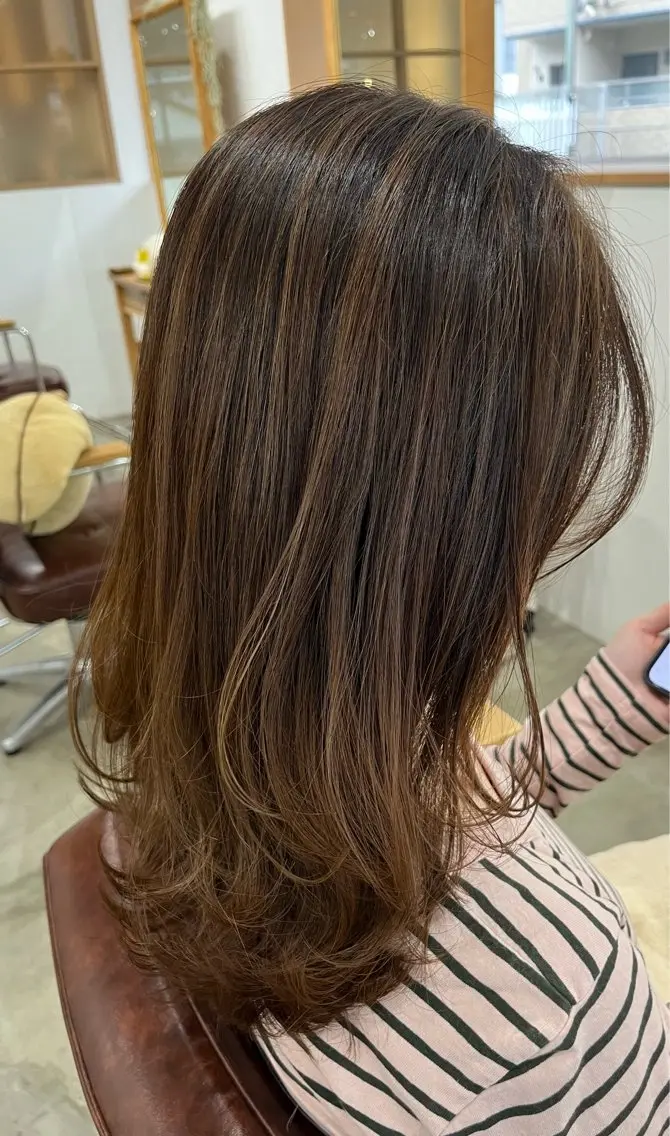 ロング ハイライト レイヤーカット カット ヘアカラー トリートメント 三島 有佳里のヘアスタイル