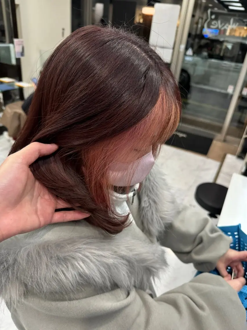 ミディアム カラー ヘアアレンジ ミストバング ブリーチ ブラウンカラー デザインカラー ダブルカラー カット ヘアカラー トリートメント 目黒 碧人のヘアスタイル