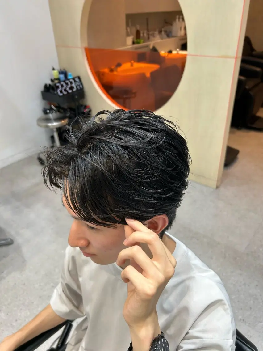 メンズ カット パーマ パーマカラー支持⭕️ 春山凜乃介のヘアスタイル