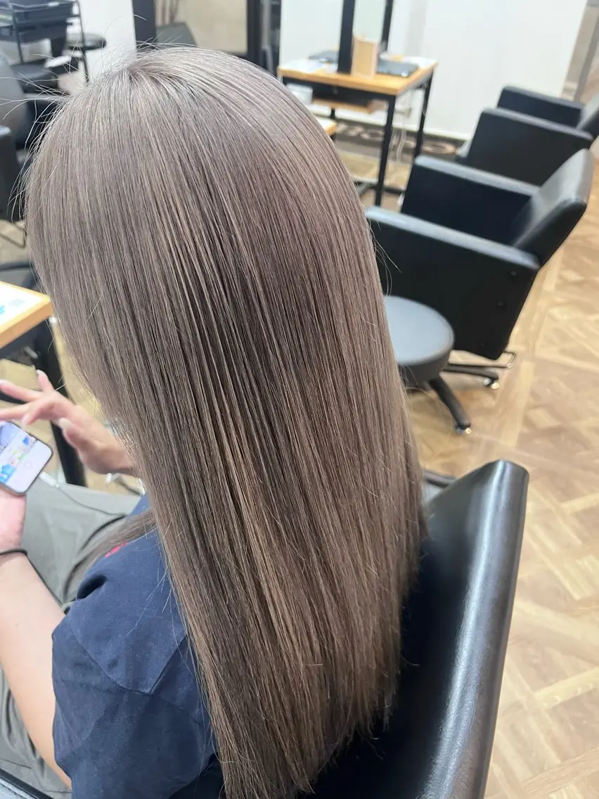 ロング カラー ダブルカラー グレージュ ミルクティーグレージュ 山田 晴琉のヘアスタイル