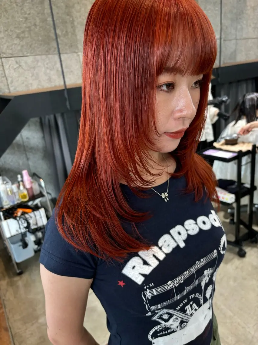 セミロング カラー ヘアアレンジ オレンジ レイヤーカット カット ヘアカラー トリートメント ヘッドスパ ヘアセット 押切 響　のヘアスタイル